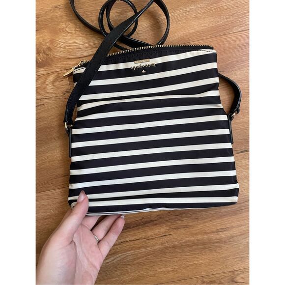 Kate Spade Black and White Crossbody Gold Zipper Purse AUTHENTIC - Picture 3 of 9